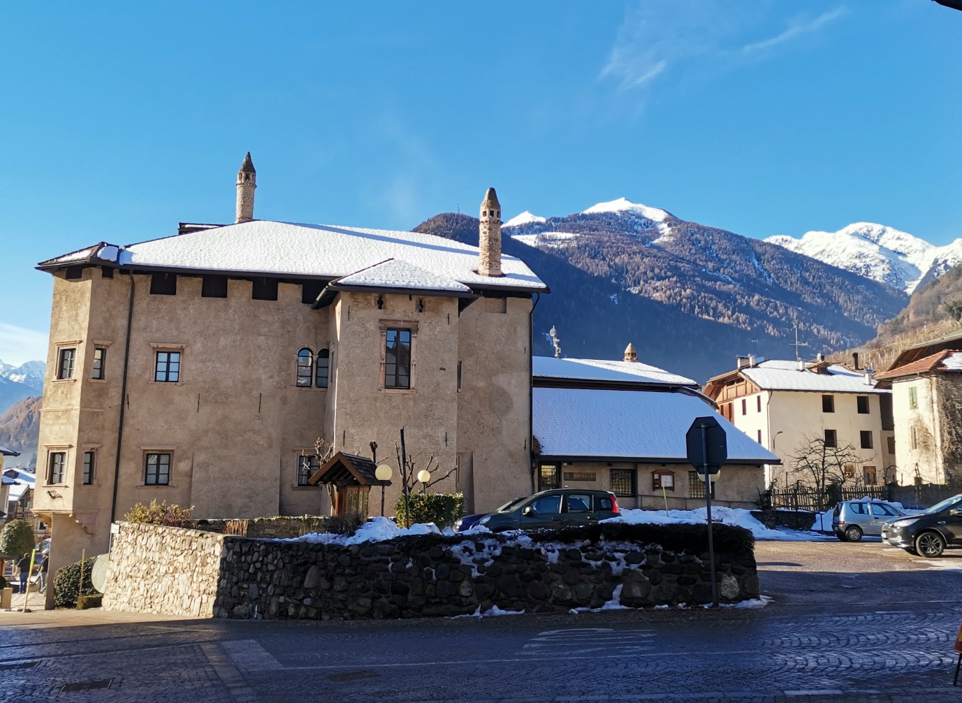 Terzolas, al via i lavori di completamento del marciapiede