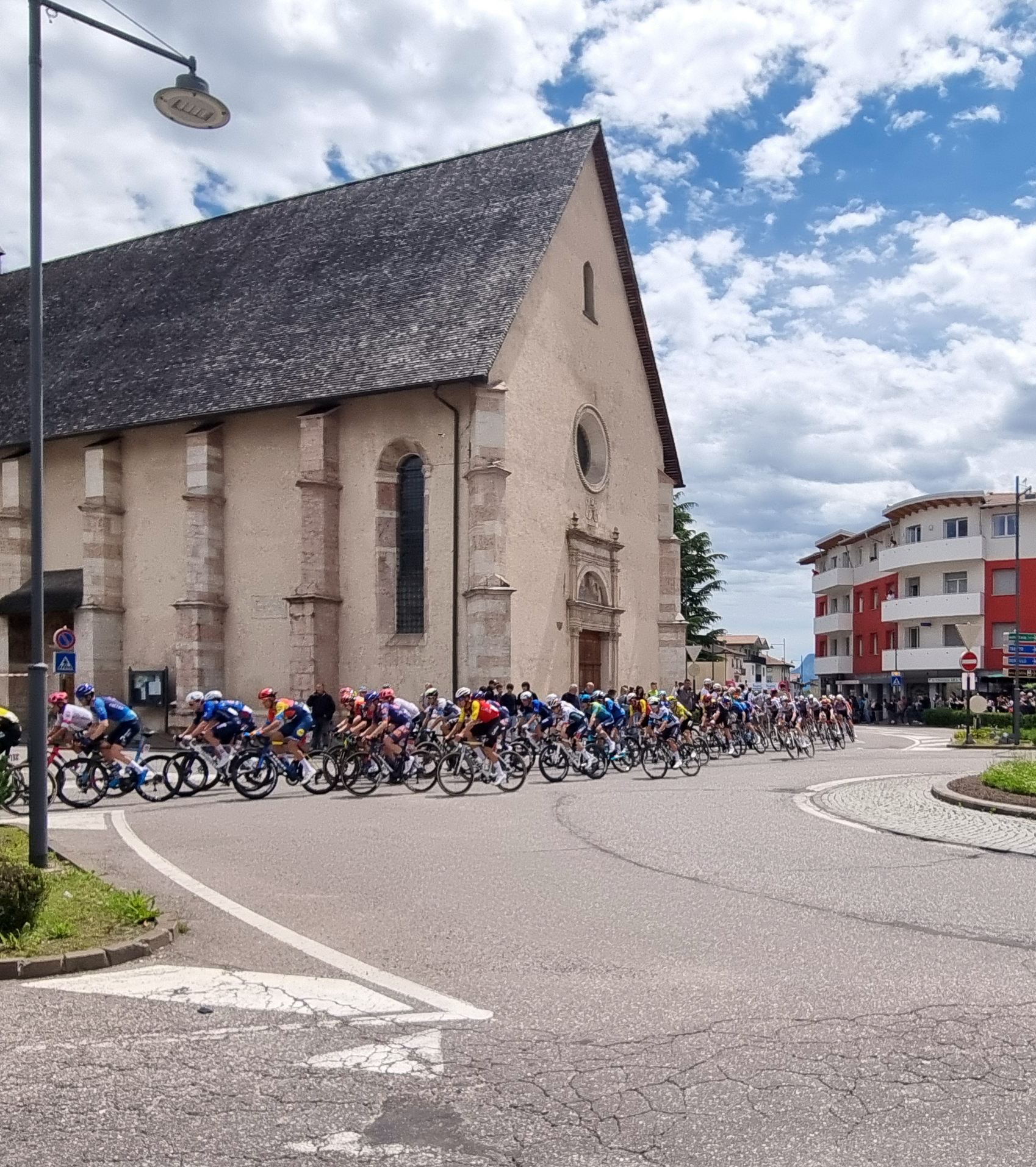 Spettacolo rosa nelle valli del Noce