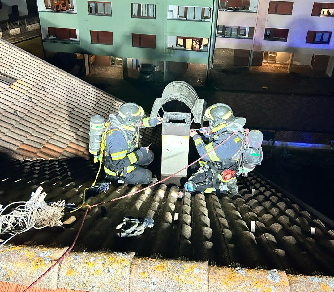 Malé, intervento su una canna fumaria