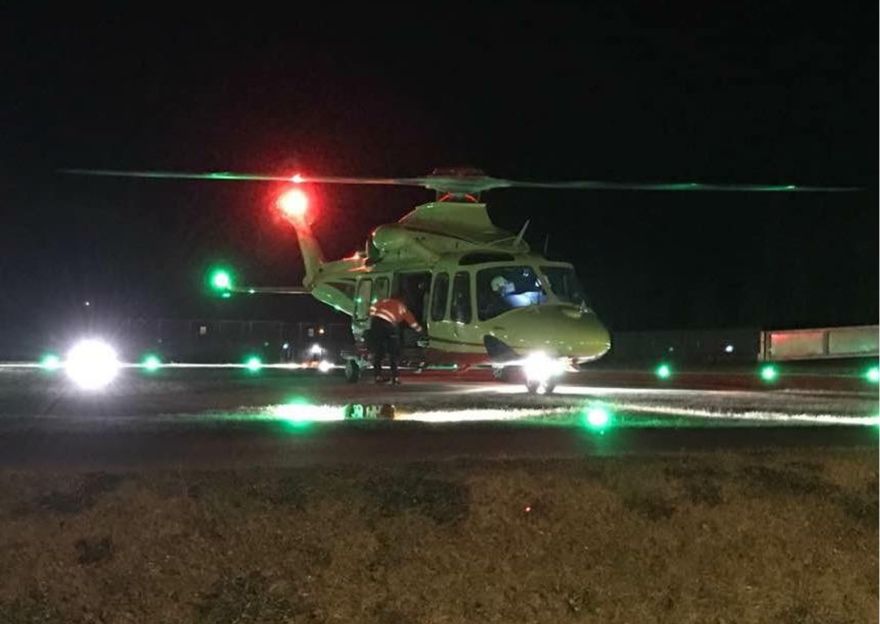 Schianto nella notte, gravi due persone