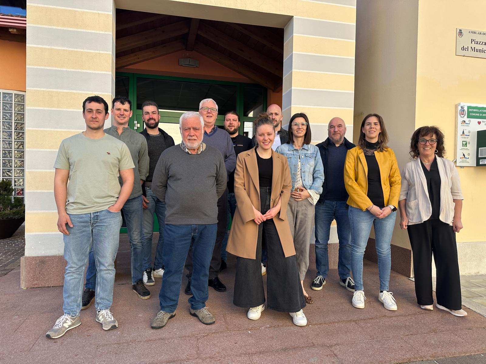 Don-Amblar, opere da completare e partecipazione