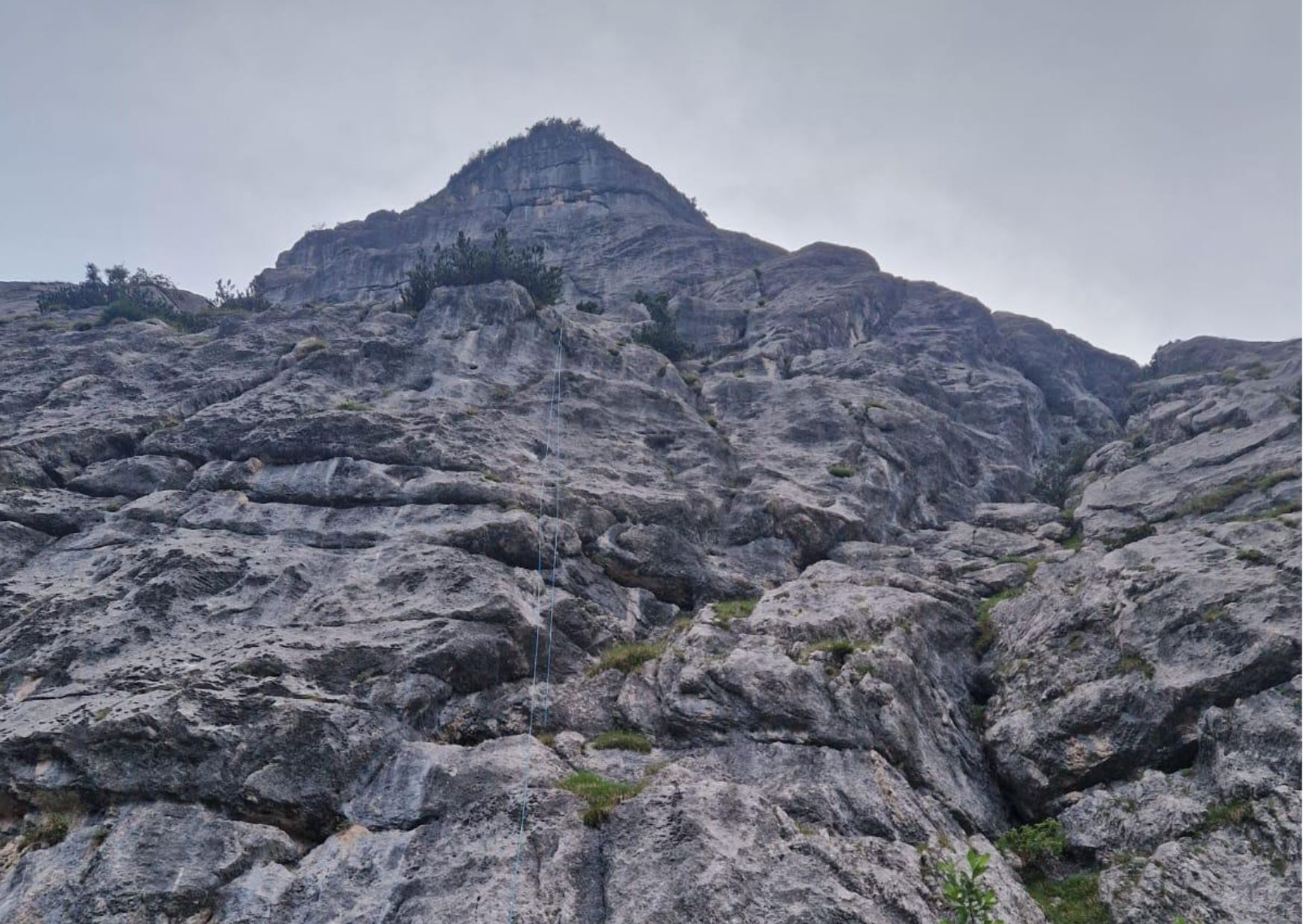 Cade dalla parete del Sasso di San Giovanni e perde la vita