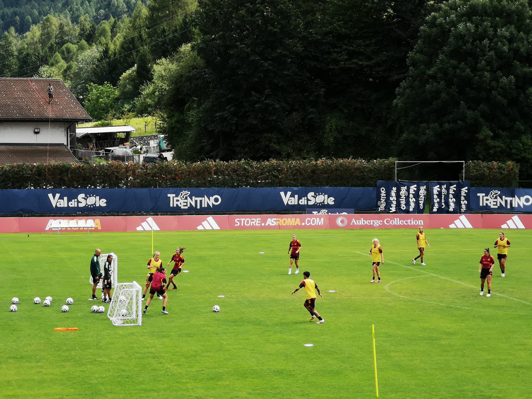 La Roma calcio femminile a Dimaro