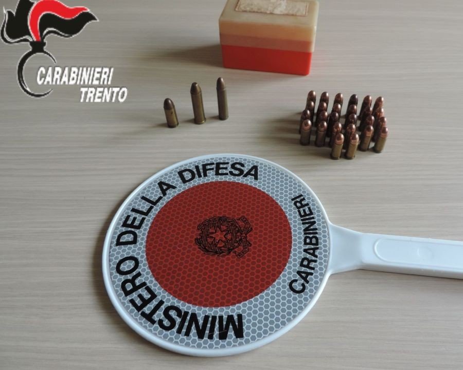 Operaio della Val Rendena segnalato per detenzione illegale di munizioni