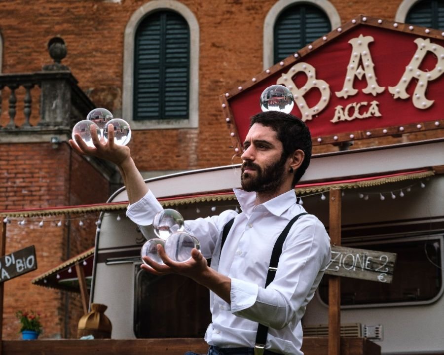 A Cloz uno spettacolo circense