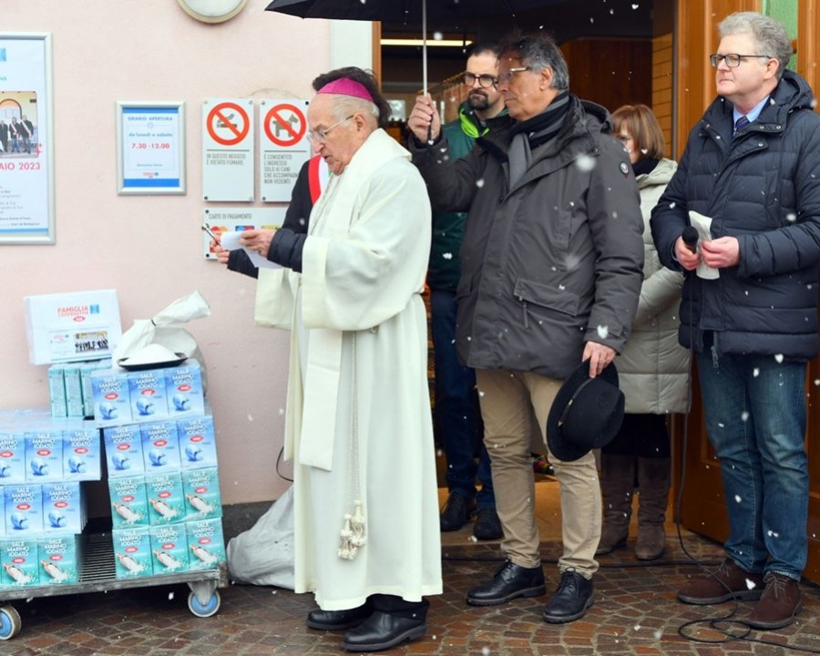 Priò benedice il sale