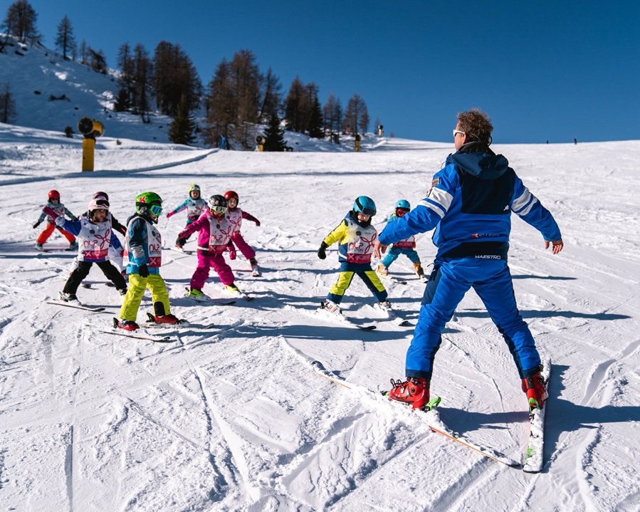 In Val di Sole i bambini sciano gratis per formare i 'campioni del domani'