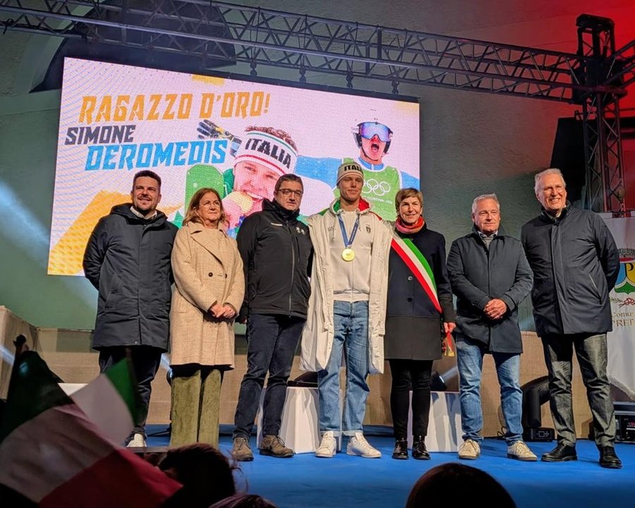 L'abbraccio di Predaia al suo ragazzo d'oro