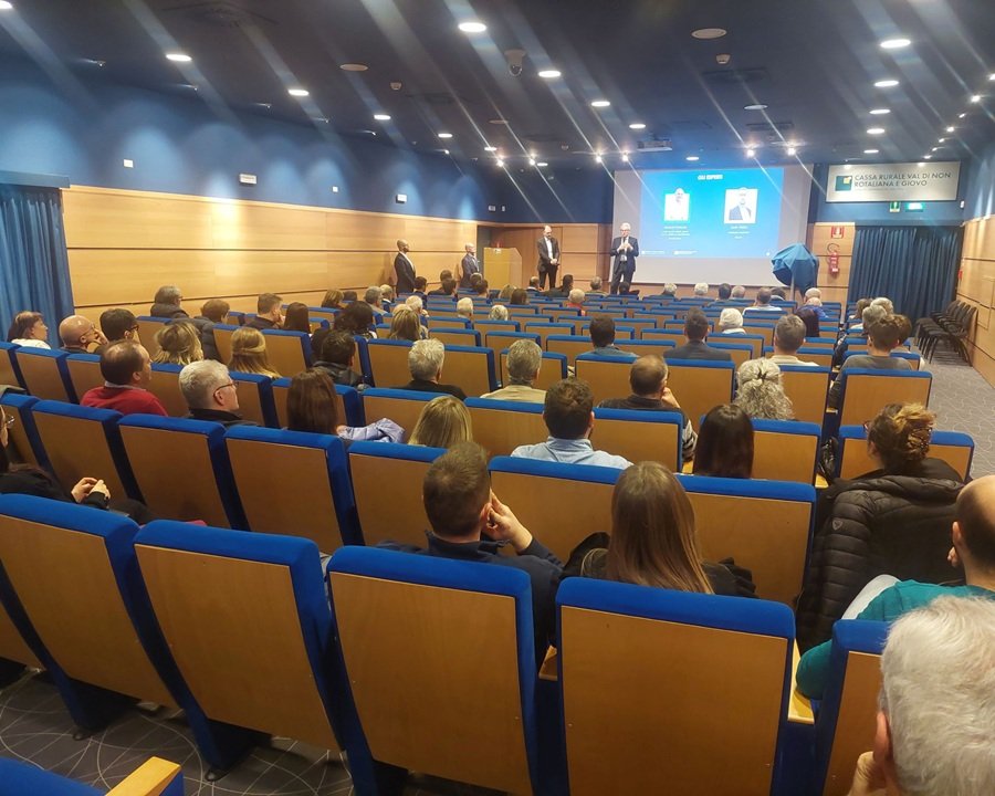 Occhio alle truffe: a Cles una serata molto partecipata