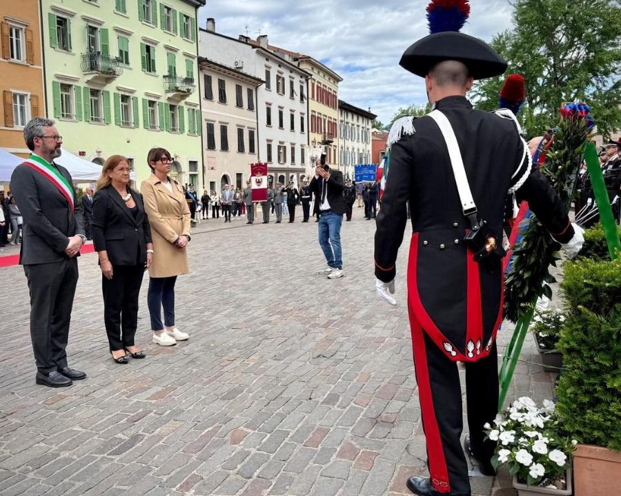 Cerimonia a Trento con le autorità civili e militari