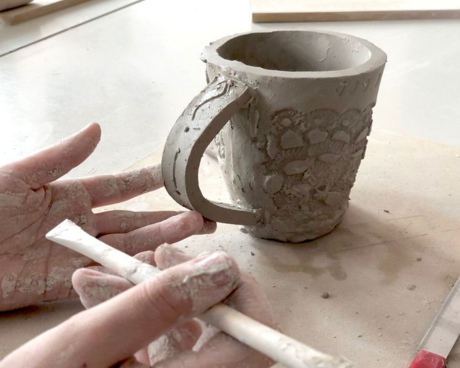 A Cles un laboratorio di ceramica per riscoprire gli antichi mestieri