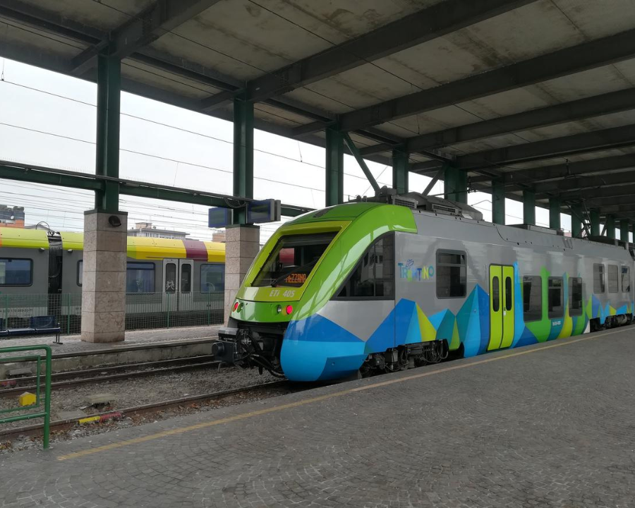 Biglietti del treno acquistabili a bordo anche con bancomat e carta di credito