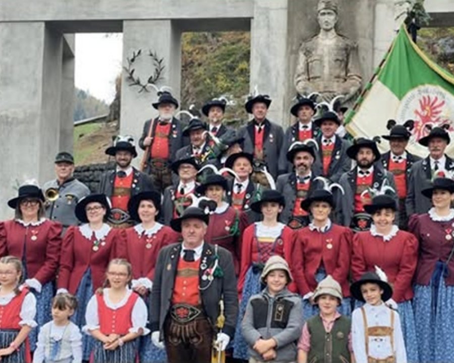 A Mezzana il trentesimo anniversario della Schützenkompanie Sulzberg