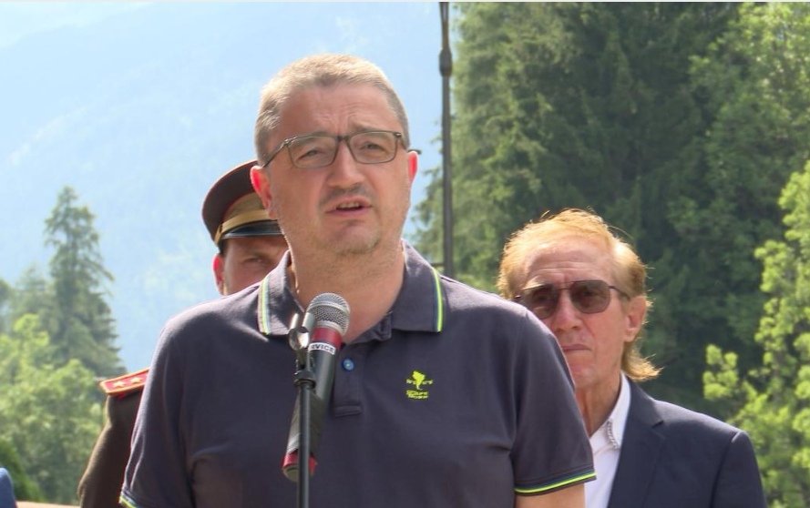 Nuova autobotte per i vigili del fuoco di Mezzana