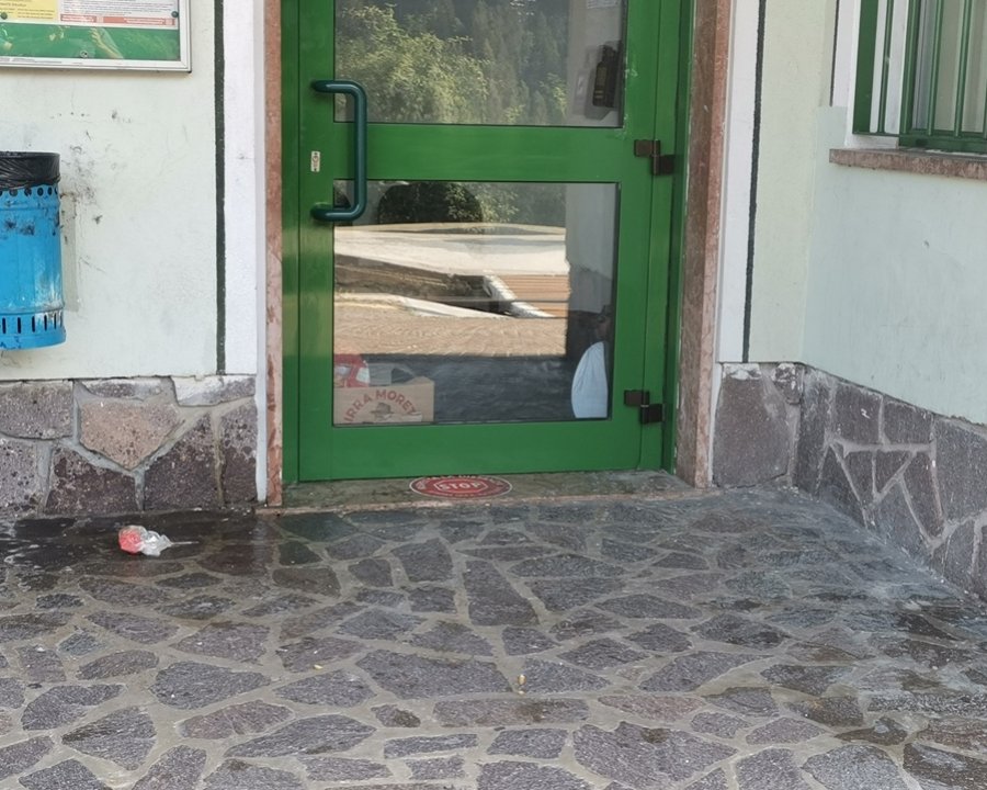 Terzolas, bivacco in stazione