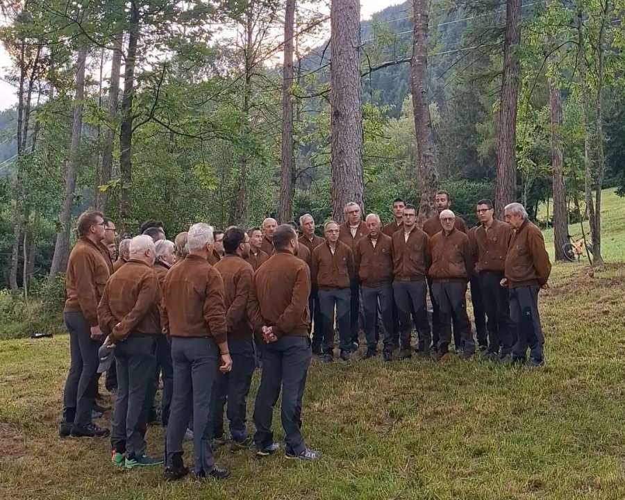 All'alba con il Coro Sasso Rosso Val di Sole
