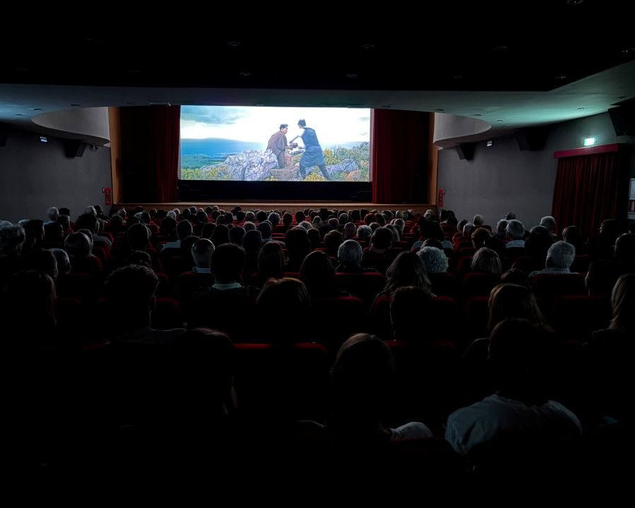 Cinema gremito a Malé per l’Odissea di Cristopher Nolan