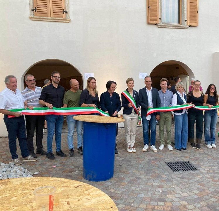 Festa a Tavon per la nuova piazza