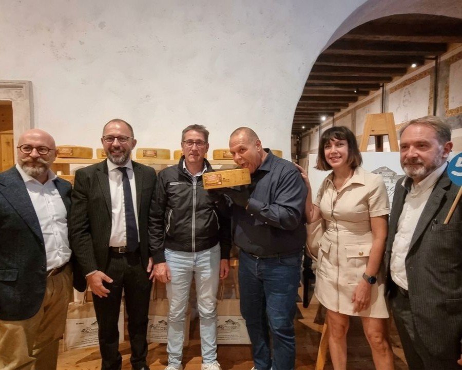 Asta dei formaggi di malga, l’allarme di Barbero: 'Difendiamo quelli a latte crudo, è patrimonio delle comunità alpine'