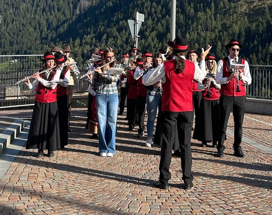Il saluto di Vermiglio a don Enrico Pret